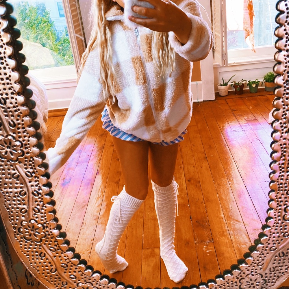 Cozy Champagne Fuzzy Plush Teddy Jacket ✨ - Picture 4 of 7